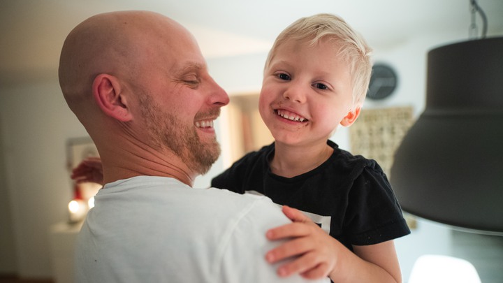 20201124 Alfred och familjen Janliden f&aring;r fira jul hemma i &aring;r. F&ouml;rra &aring;ret firade de jul p&aring; sjukhuset d&aring; sonen Alfred fick cancer, den 24 november 2020Foto: Fredrik Karlsson/SolstaFoto